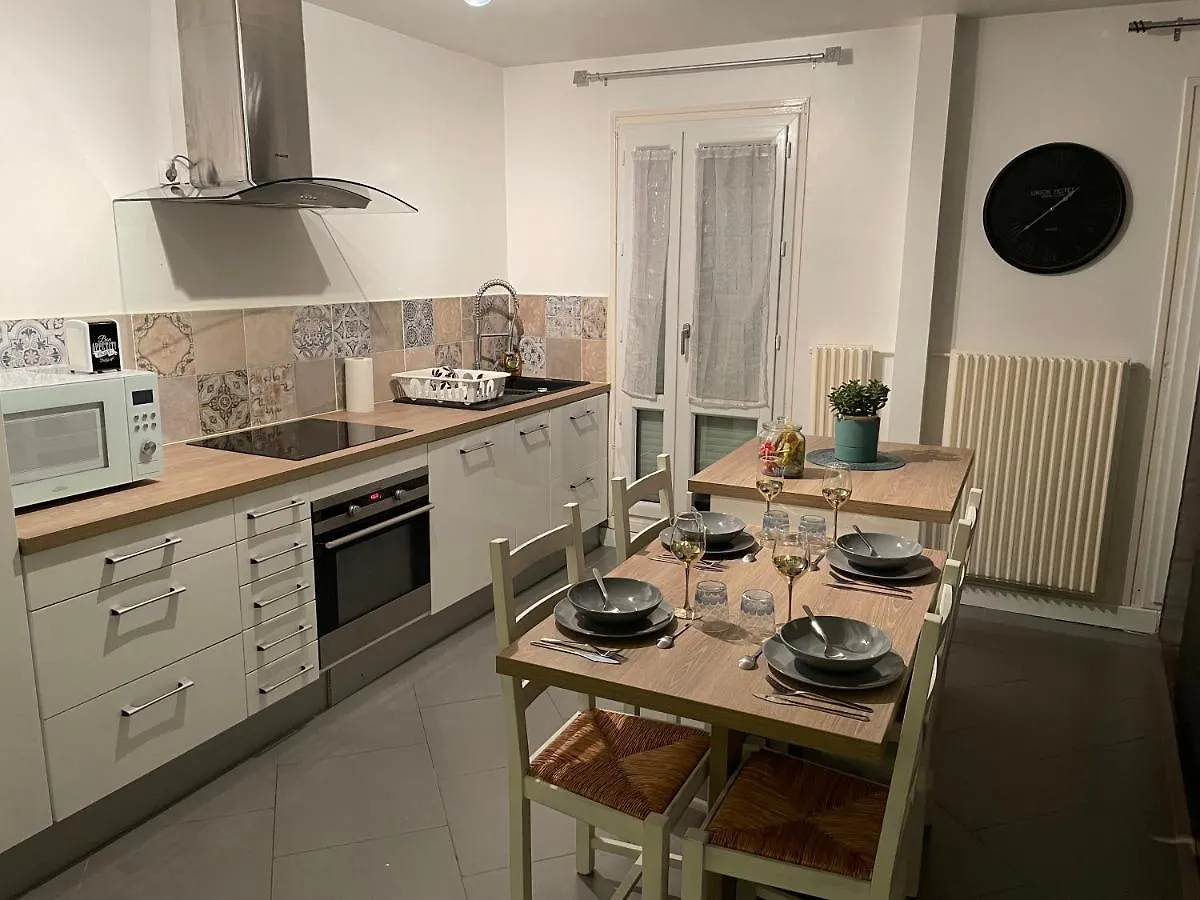 Apartment Bel Appartement Compose De Deux Chambres Saint-Etienne  France